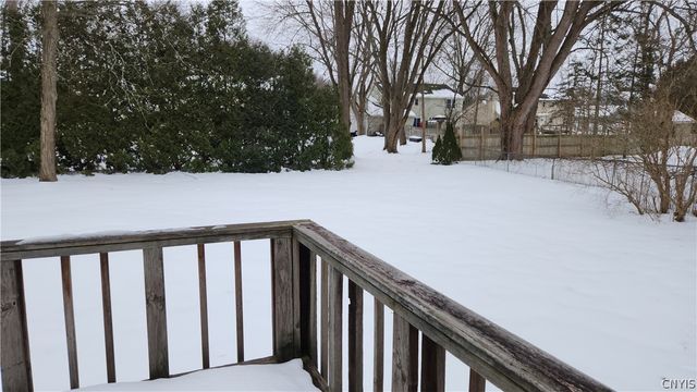 6382 Lakeshore Road, Cicero, NY 13039