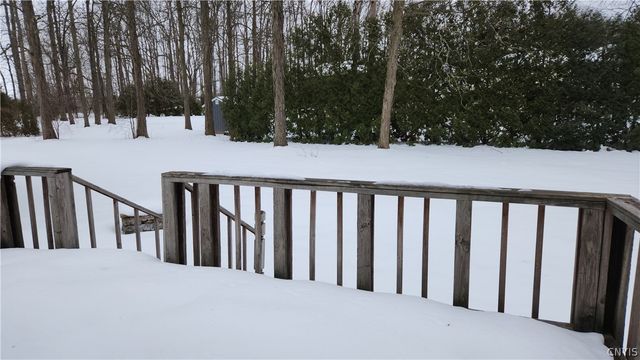 6382 Lakeshore Road, Cicero, NY 13039