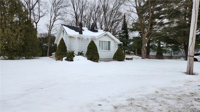 6382 Lakeshore Road, Cicero, NY 13039