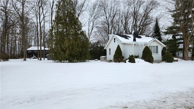 6382 Lakeshore Road, Cicero, NY 13039