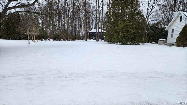 6382 Lakeshore Road, Cicero, NY 13039