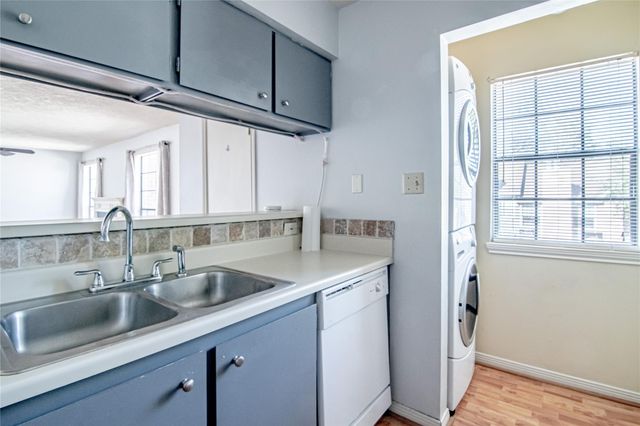 2401 Sycamore Avenue B4, Huntsville, TX 77340