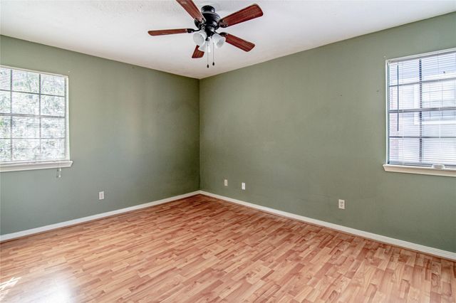 2401 Sycamore Avenue B4, Huntsville, TX 77340
