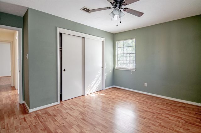 2401 Sycamore Avenue B4, Huntsville, TX 77340