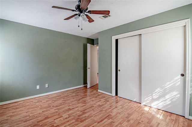 2401 Sycamore Avenue B4, Huntsville, TX 77340