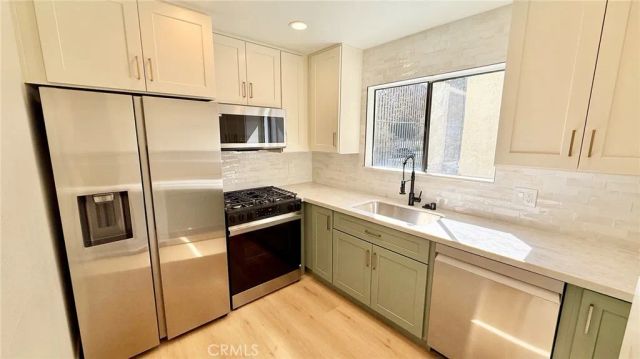 225 N Rose Street 104, Burbank, CA 91505