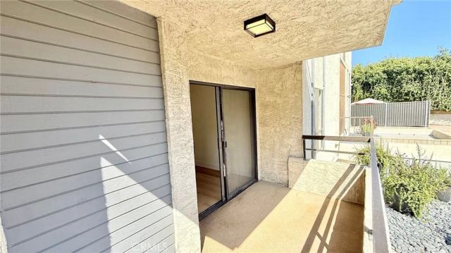 225 N Rose Street 104, Burbank, CA 91505