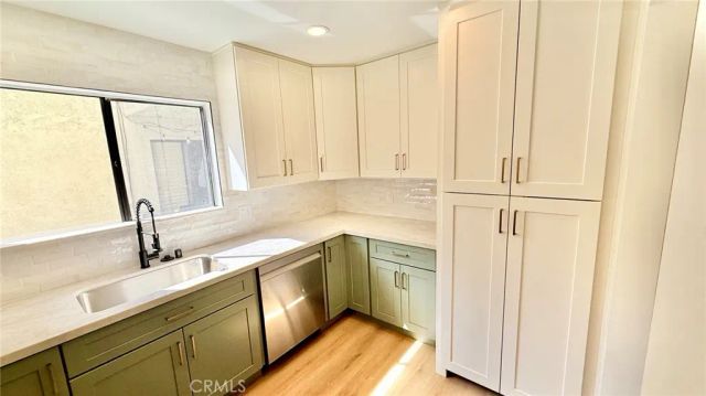 225 N Rose Street 104, Burbank, CA 91505