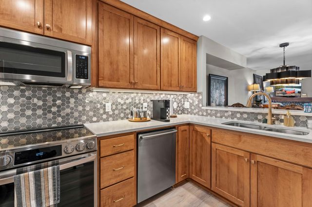 7500 Edinborough Way 3308, Edina, MN 55435