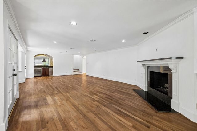 41 Willowend Drive, Houston, TX 77024