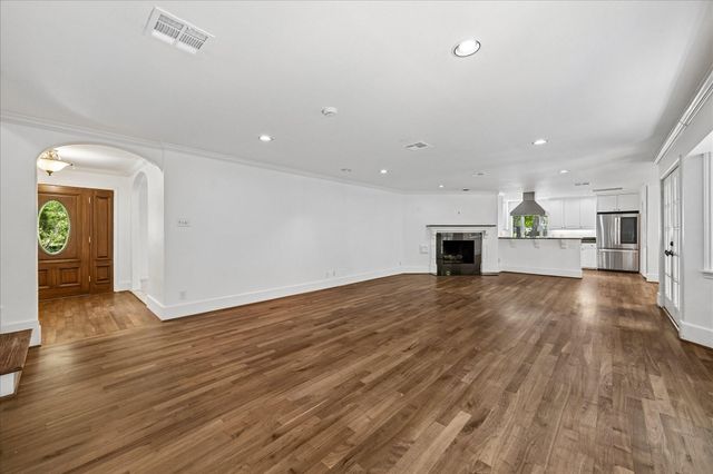 41 Willowend Drive, Houston, TX 77024