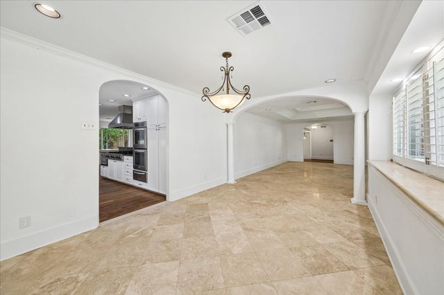 41 Willowend Drive, Houston, TX 77024