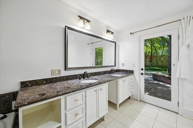 41 Willowend Drive, Houston, TX 77024