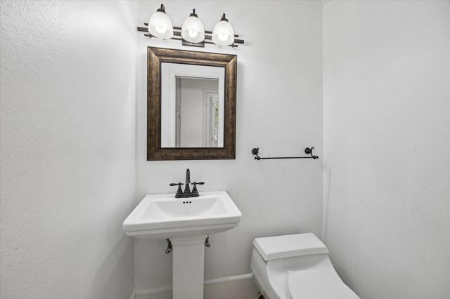 41 Willowend Drive, Houston, TX 77024