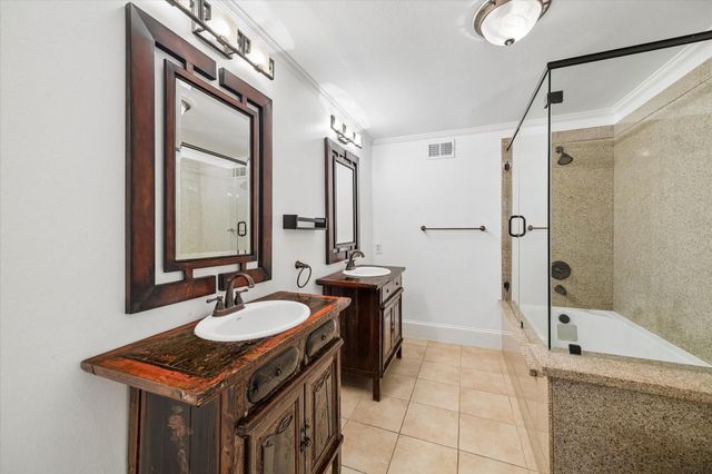 41 Willowend Drive, Houston, TX 77024