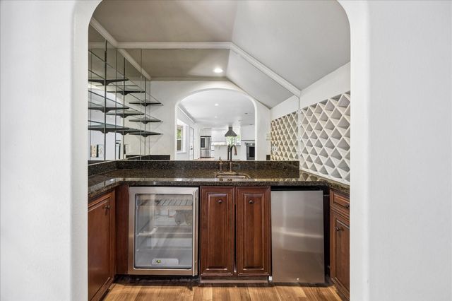41 Willowend Drive, Houston, TX 77024