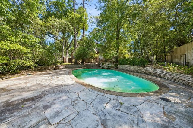41 Willowend Drive, Houston, TX 77024