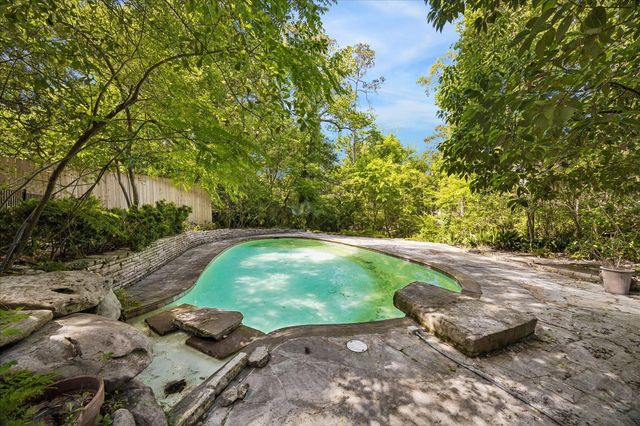 41 Willowend Drive, Houston, TX 77024