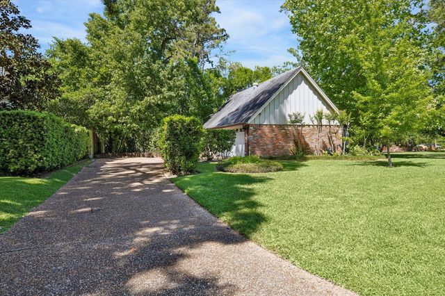 41 Willowend Drive, Houston, TX 77024