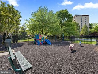 3100 S MANCHESTER ST #323, Falls Church, VA 22044
