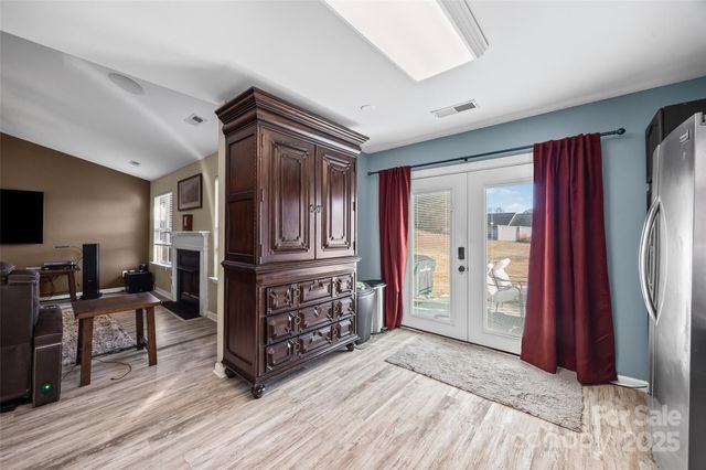 14048 Ballyshannon Lane, Charlotte, NC 28278