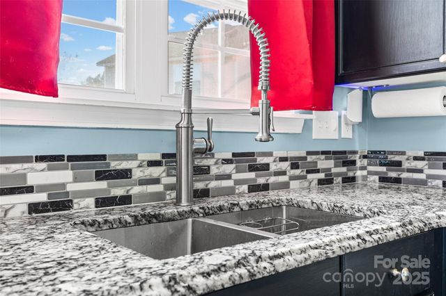 14048 Ballyshannon Lane, Charlotte, NC 28278