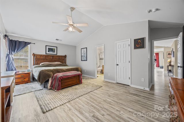 14048 Ballyshannon Lane, Charlotte, NC 28278