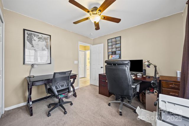 14048 Ballyshannon Lane, Charlotte, NC 28278