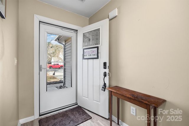 14048 Ballyshannon Lane, Charlotte, NC 28278