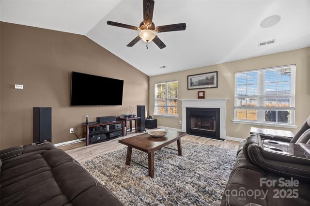 14048 Ballyshannon Lane, Charlotte, NC 28278