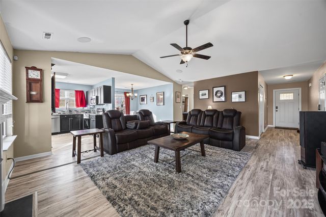 14048 Ballyshannon Lane, Charlotte, NC 28278