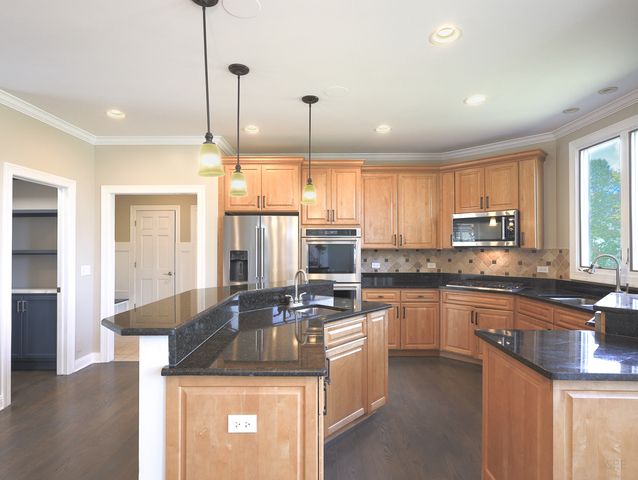 618 Pine Street, Sugar Grove, IL 60554