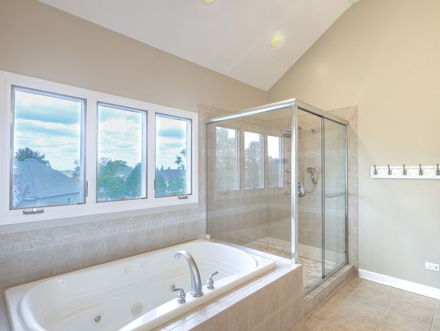 618 Pine Street, Sugar Grove, IL 60554