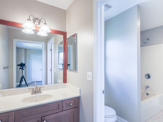 618 Pine Street, Sugar Grove, IL 60554