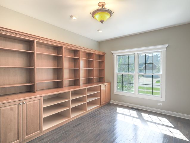 618 Pine Street, Sugar Grove, IL 60554