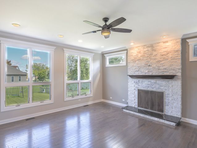 618 Pine Street, Sugar Grove, IL 60554