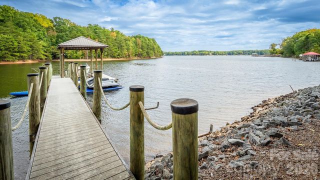 4246 Sigmon Cove Lane, Terrell, NC 28682