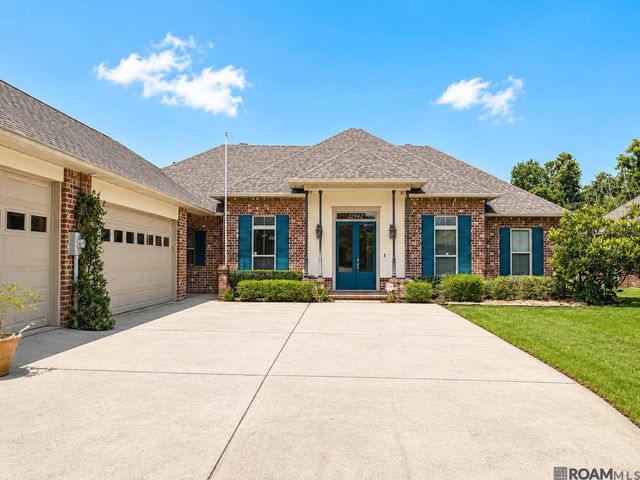 12421 Oak Alley Dr, Geismar, LA 70734