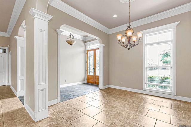 12421 Oak Alley Dr, Geismar, LA 70734