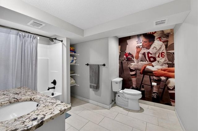 5239 Howe Drive, Roeland Park, KS 66205