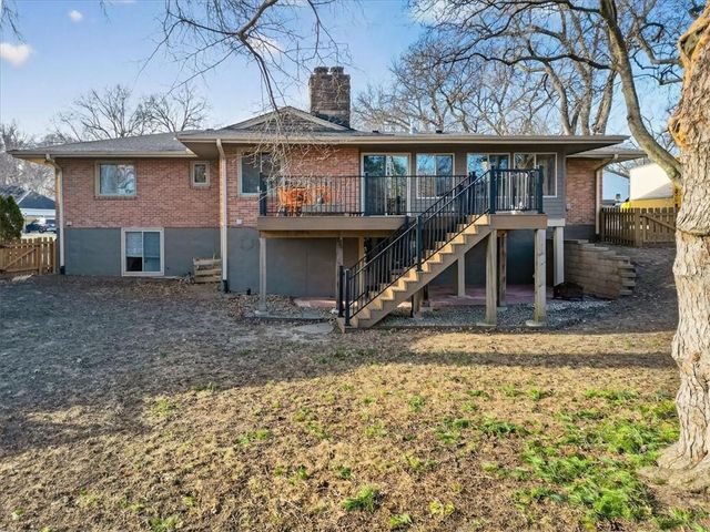 5239 Howe Drive, Roeland Park, KS 66205