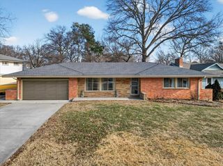 5239 Howe Drive, Roeland Park, KS 66205