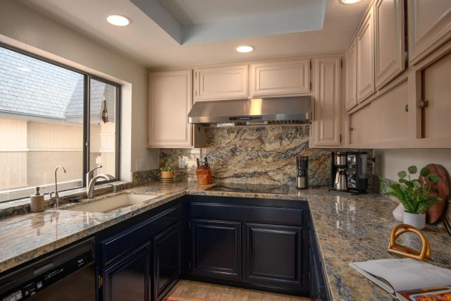 7975 Caminito Del Cid, La Jolla, CA 92037