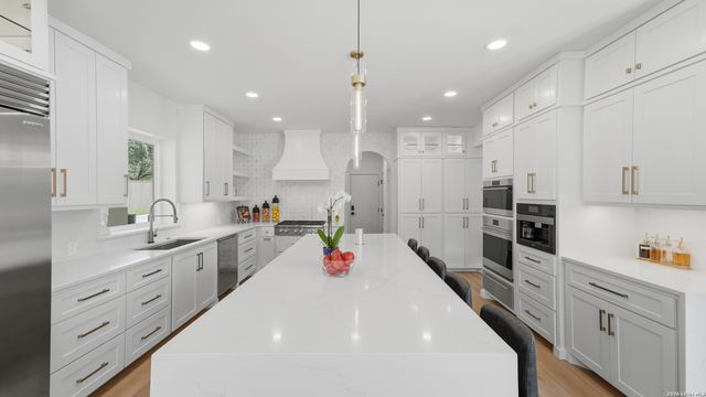 8711 Deer Leap, Boerne, TX 78015