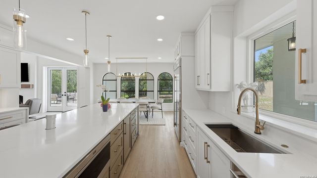 8711 Deer Leap, Boerne, TX 78015