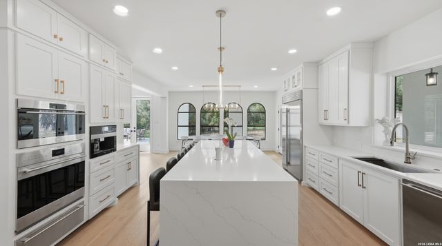 8711 Deer Leap, Boerne, TX 78015