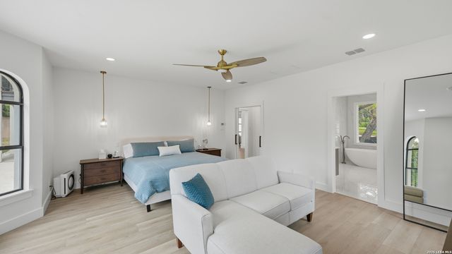8711 Deer Leap, Boerne, TX 78015