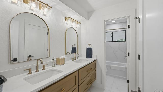 8711 Deer Leap, Boerne, TX 78015