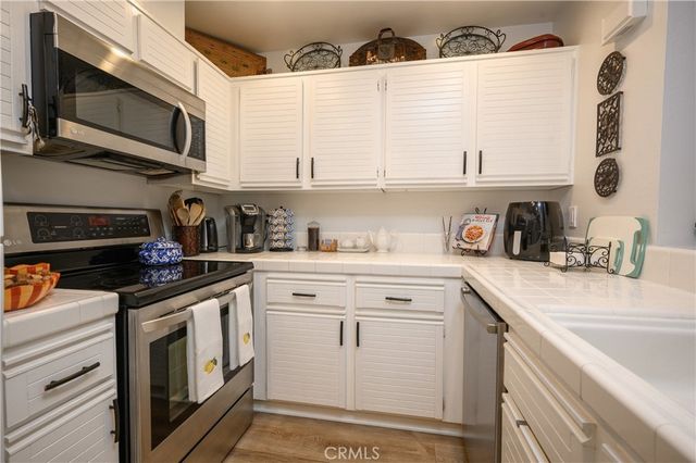 25671 Le Parc 8, Lake Forest, CA 92630