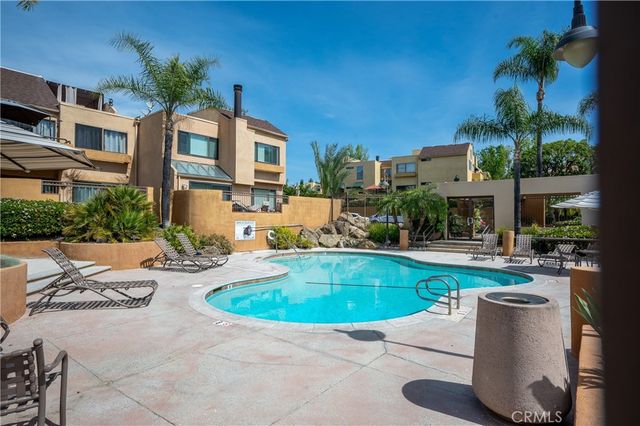 25671 Le Parc 8, Lake Forest, CA 92630